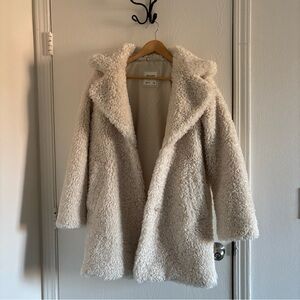 Abercrombie & Fitch Women’s Teddy Coat Size Small | Cream Sherpa Faux Fur Jacket